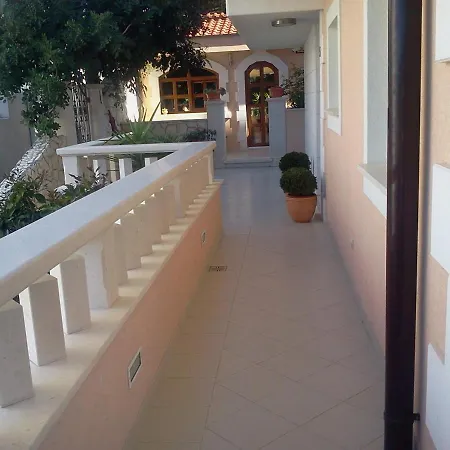 Jani * Hvar Town